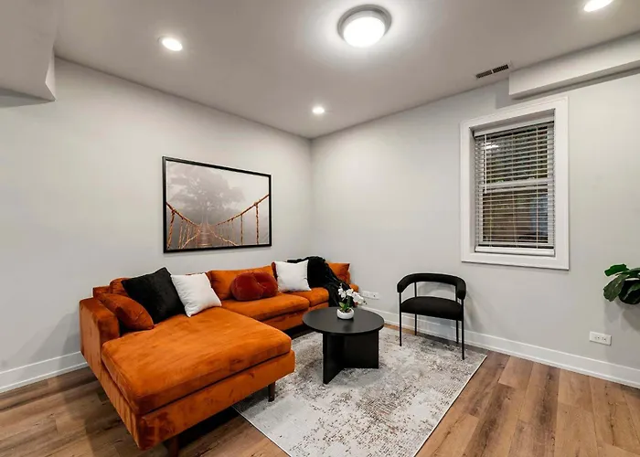 Welcome To Our Charming 2bd 2ba Pilsen Appartement