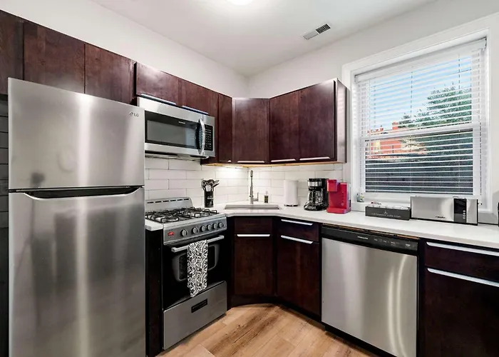 Welcome To Our Charming 2bd 2ba Pilsen * Chicago