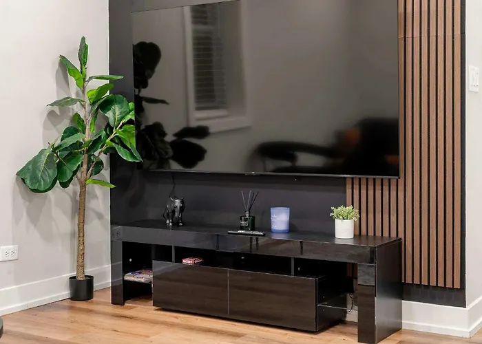 Welcome To Our Charming 2bd 2ba Pilsen Appartement *