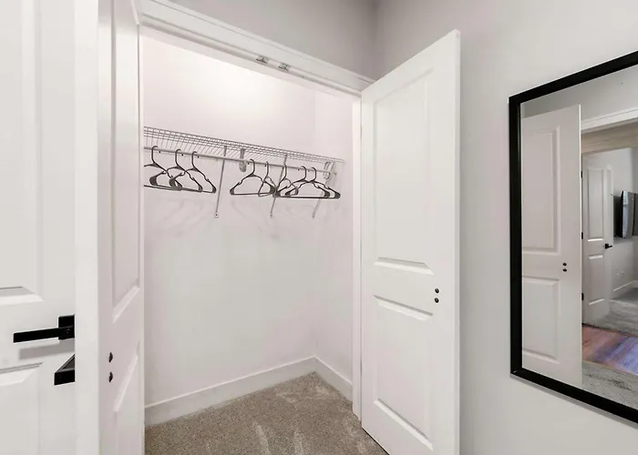 Welcome To Our Charming 2bd 2ba Pilsen Appartement *