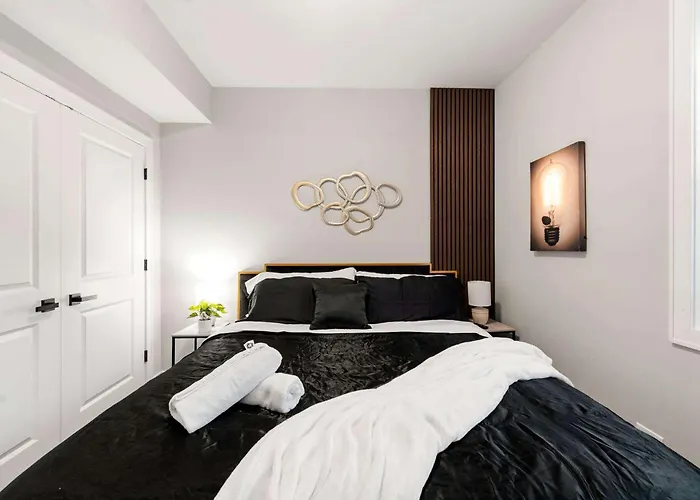 Welcome To Our Charming 2bd 2ba Pilsen