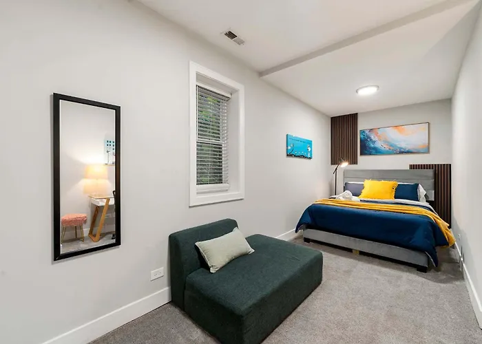 Welcome To Our Charming 2bd 2ba Pilsen